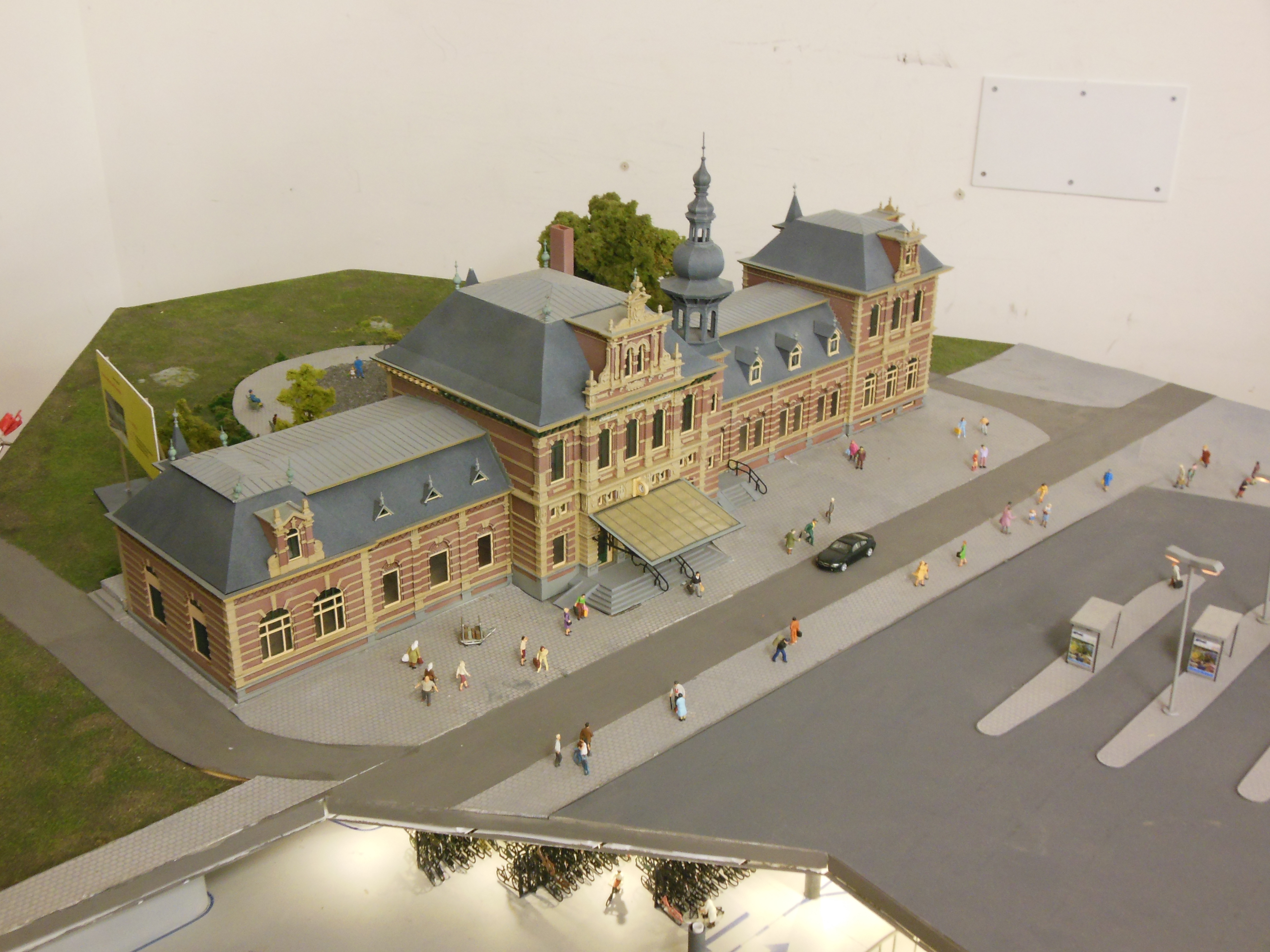 Miniworld Rotterdam – Station Delft – April 2013